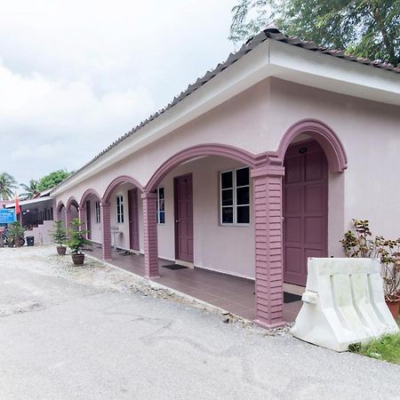 Kampung Guest House Pantai Cenang  Ngoại thất bức ảnh