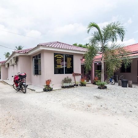 Kampung Guest House Pantai Cenang  Ngoại thất bức ảnh