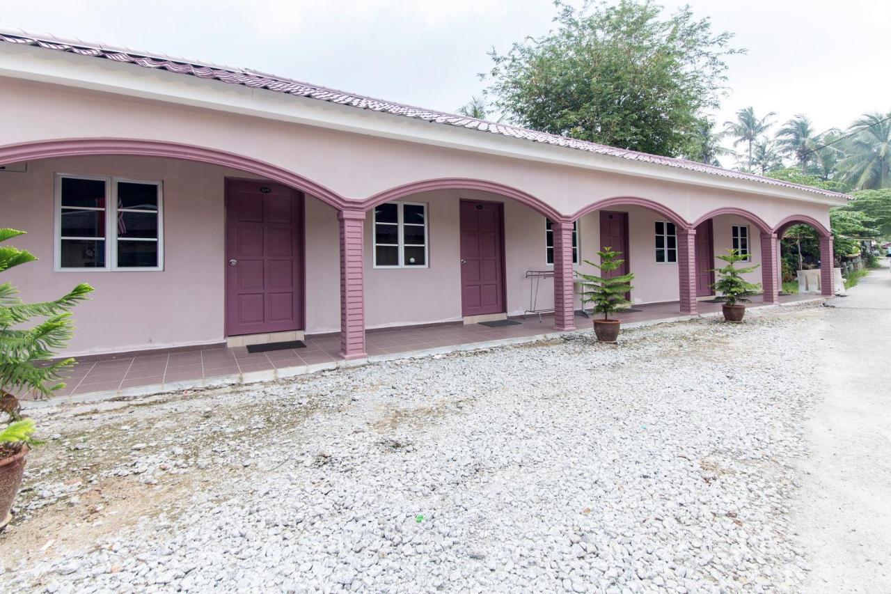 Kampung Guest House Pantai Cenang  Ngoại thất bức ảnh