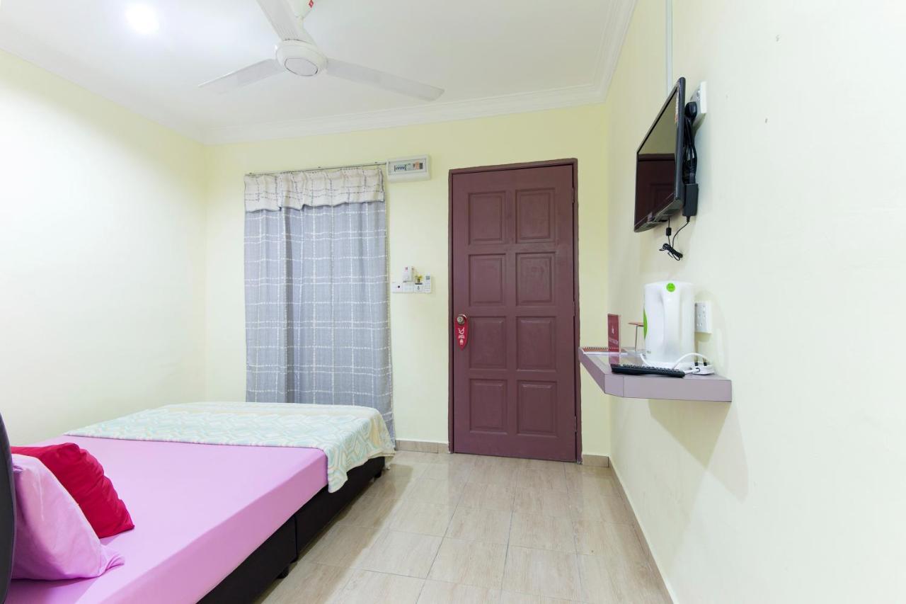 Kampung Guest House Pantai Cenang  Ngoại thất bức ảnh